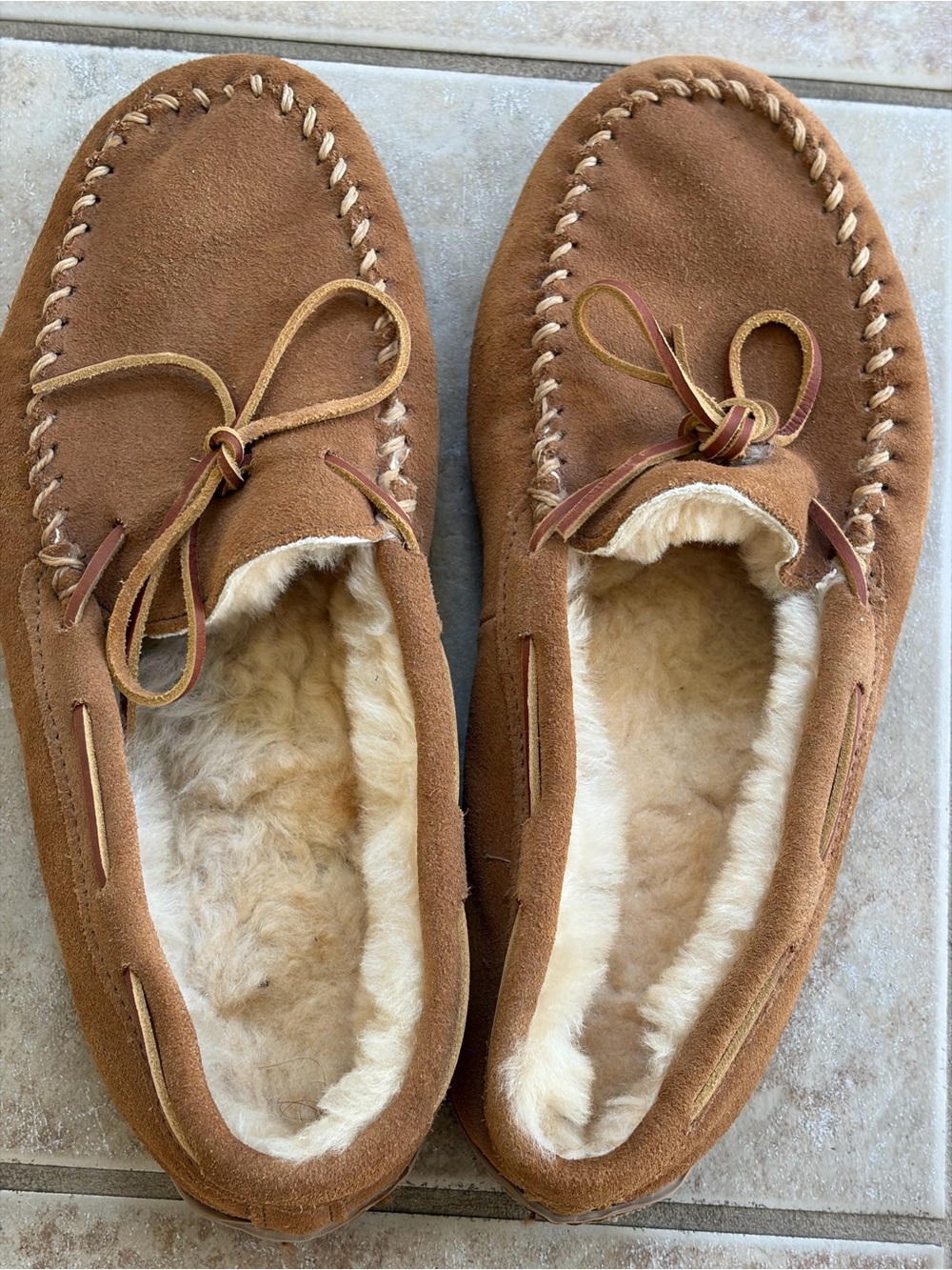 Minnetonka Brown Suede Shearling-Lined Moccasin Slippers